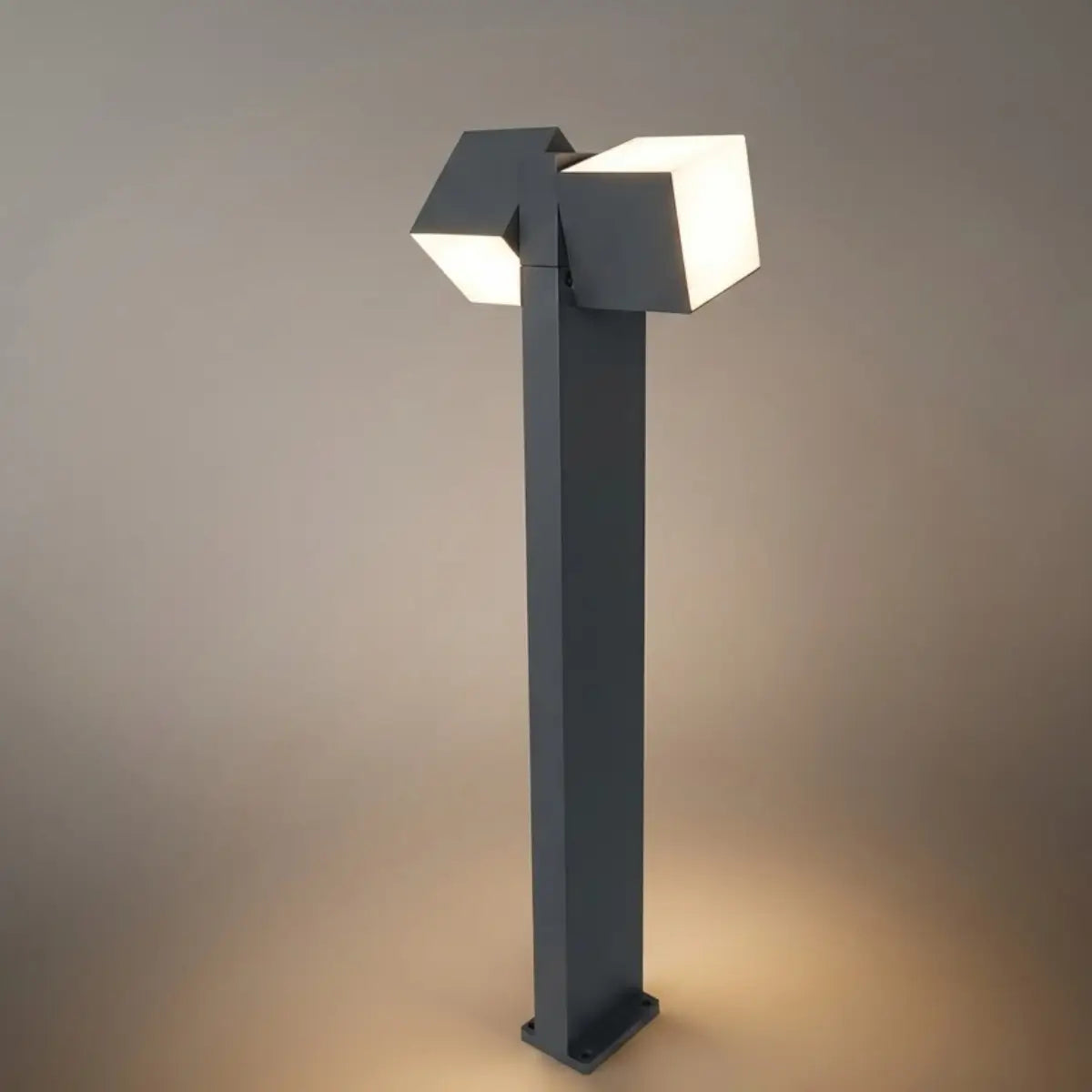 Stellar Minimalist Geometric Pathway Lamp – Black Metal Outdoor Light
